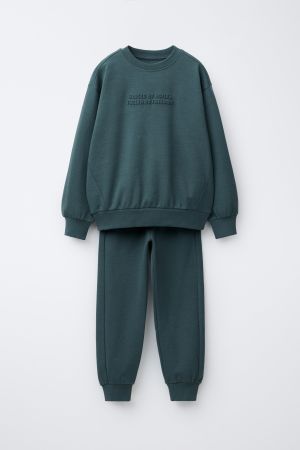 INTERLOCK SWEATSHIRT AND JOGGER SET WITH EMBOSSED TEXT