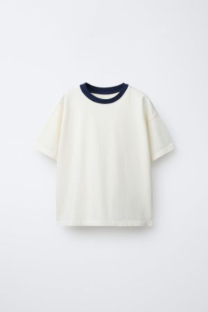 CONTRASTING COLLAR T-SHIRT