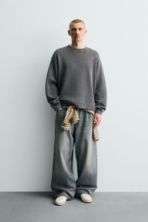 WASHED TEXTURED SWEATSHIRT