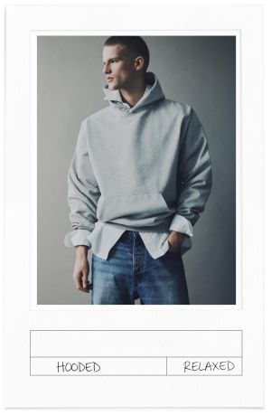 BASIC HOODIE SWEATSHIRT