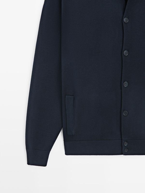 100% cotton knit cardigan with polo collar