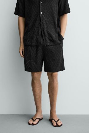 GEOMETRIC JACQUARD SHORTS