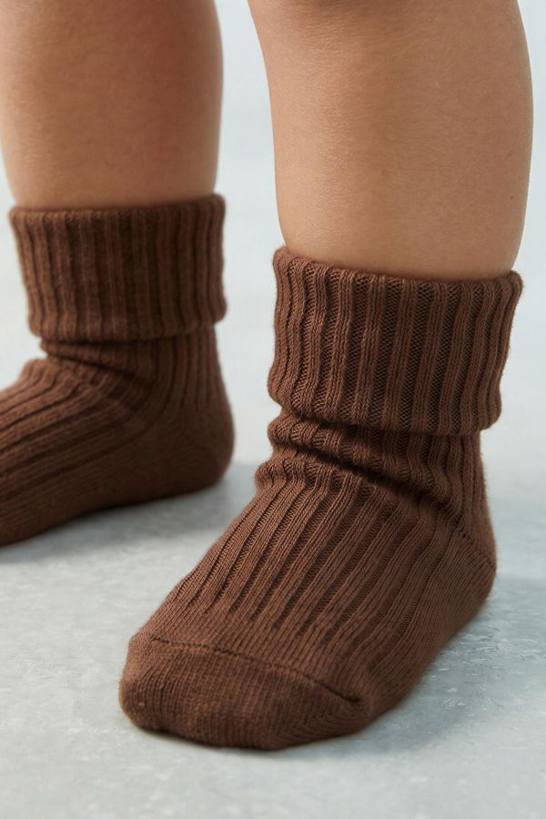 FOUR-PACK OF COLORED SOCKS IN A BOX