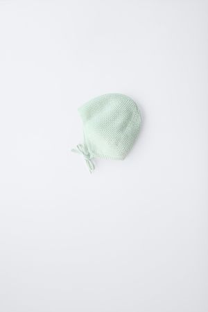 KNIT BONNET WITH PEARL STITCH