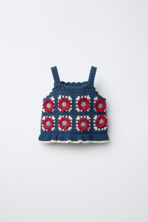 CROCHETED FLOWER KNIT TOP