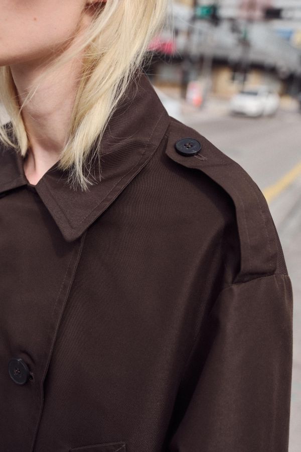 DOUBLE-BREASTED SHORT TRENCH COAT