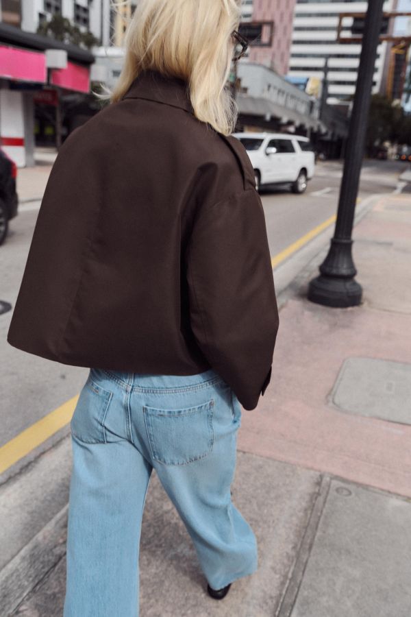 DOUBLE-BREASTED SHORT TRENCH COAT