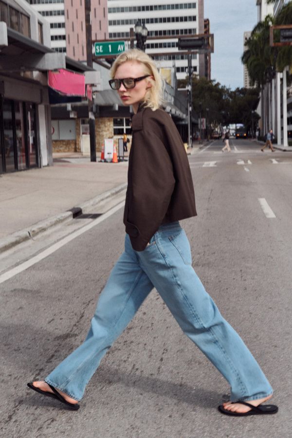 DOUBLE-BREASTED SHORT TRENCH COAT