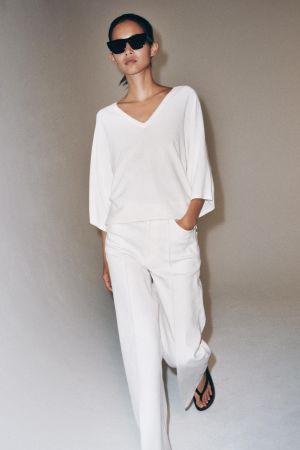 FLOWY V-NECK KNIT JUMPER