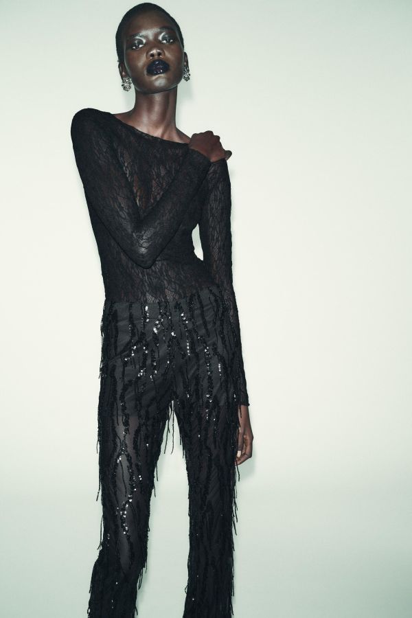 LONG SLEEVE LACE TOP