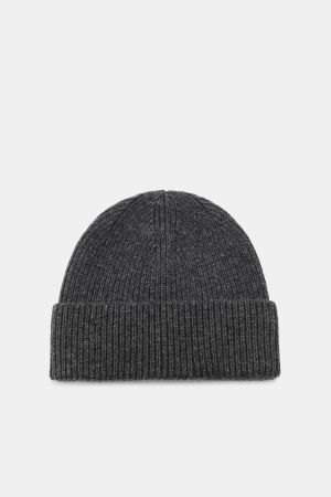 CUFFED RIBBED BEANIE