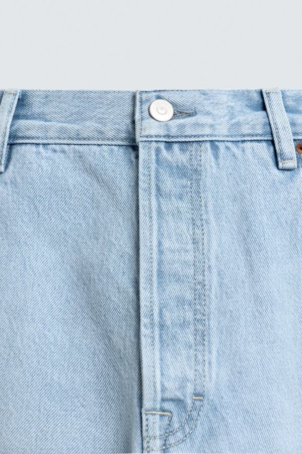 RIPPED STRAIGHT FIT JEANS