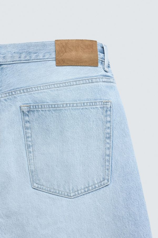 RIPPED STRAIGHT FIT JEANS