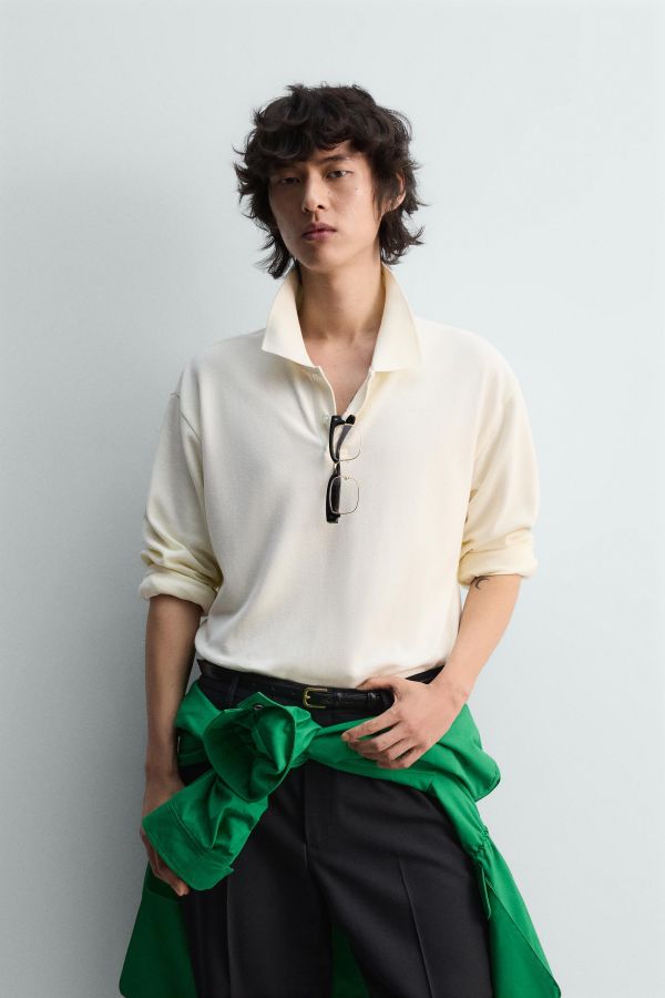 REGULAR FIT TEXTURED PIQUÉ POLO