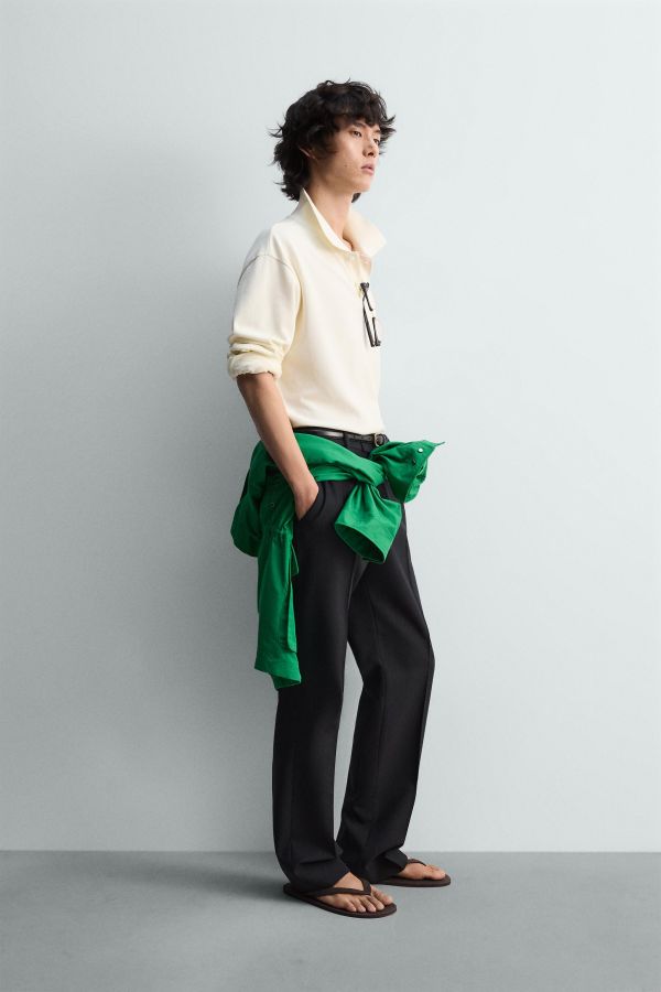 REGULAR FIT TEXTURED PIQUÉ POLO