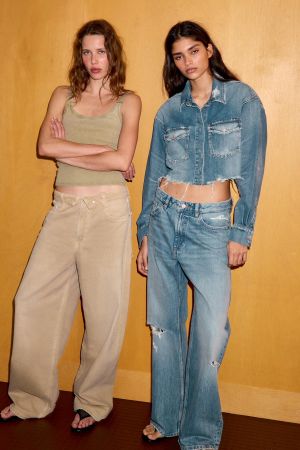 TRF BOYFRIEND RIPPED MID-RISE JEANS