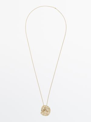 Necklace with lace piece pendant