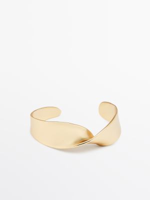 Wide textured bracelet