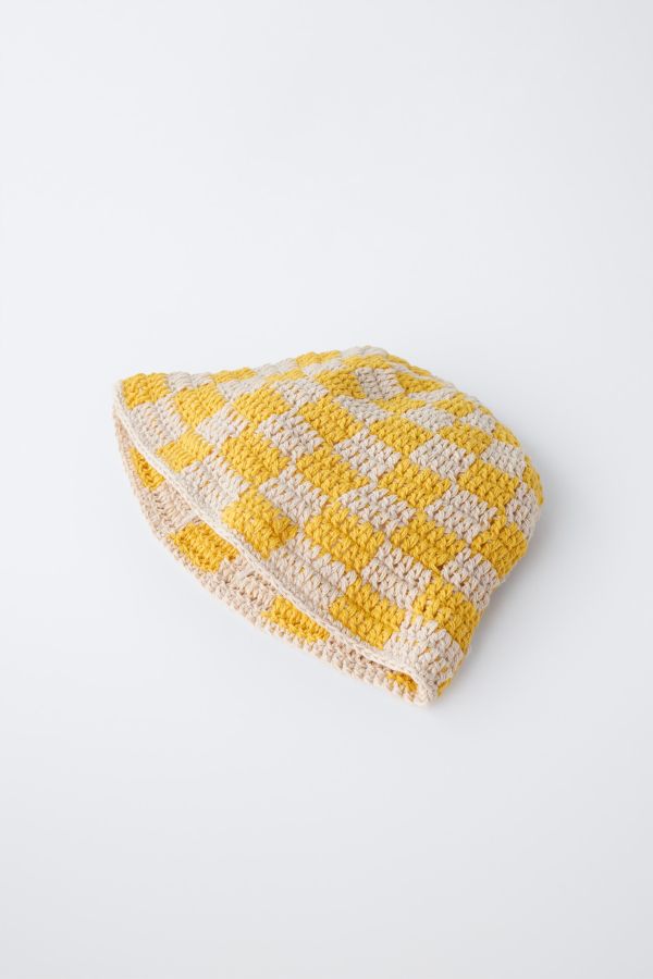 CROCHET CHECKERBOARD BUCKET HAT