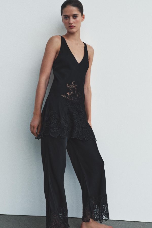 100% VISCOSE EMBROIDERED CAMISOLE