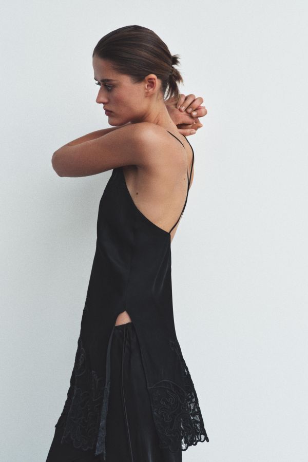 100% VISCOSE EMBROIDERED CAMISOLE