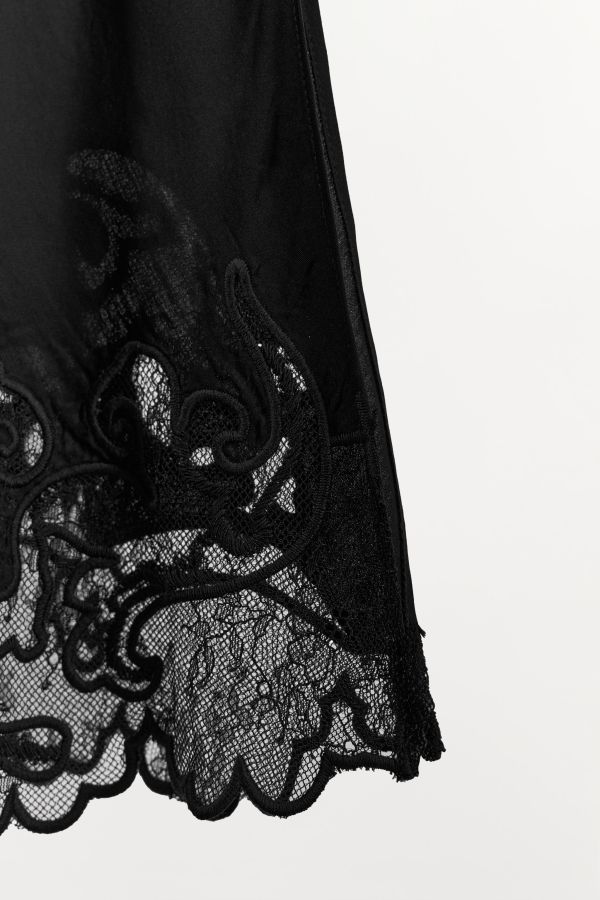 100% VISCOSE EMBROIDERED CAMISOLE