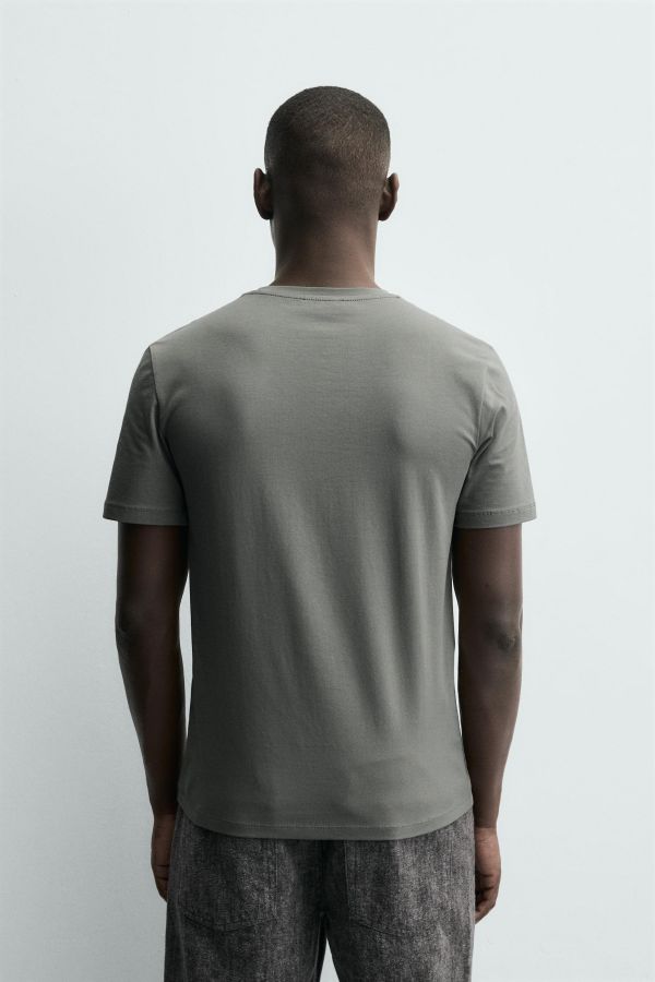 BASIC SLIM FIT T-SHIRT