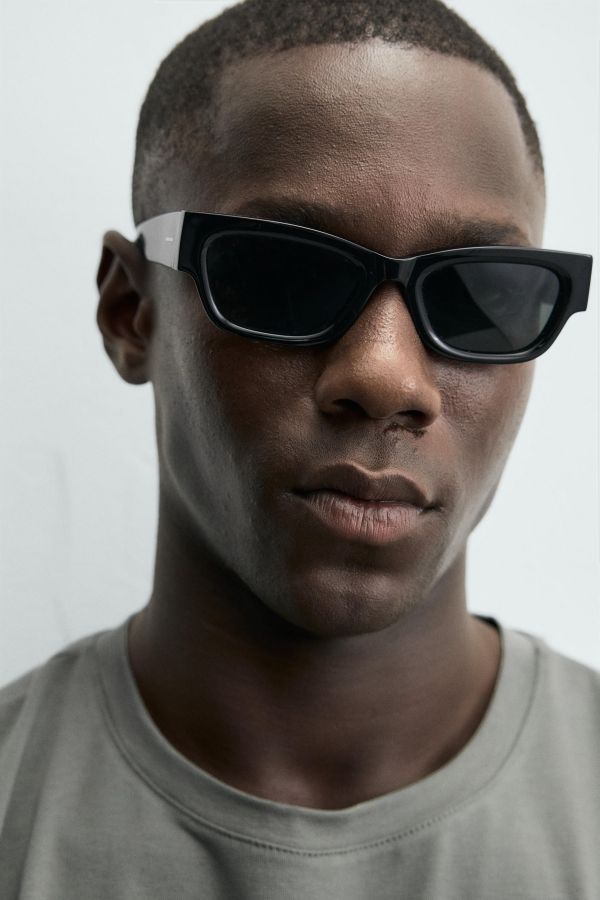 BASIC SLIM FIT T-SHIRT