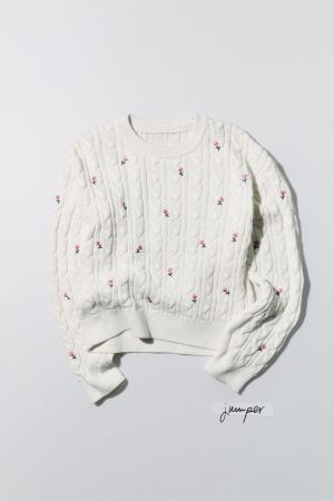 CABLE KNIT SWEATER WITH EMBROIDERED FLOWERS