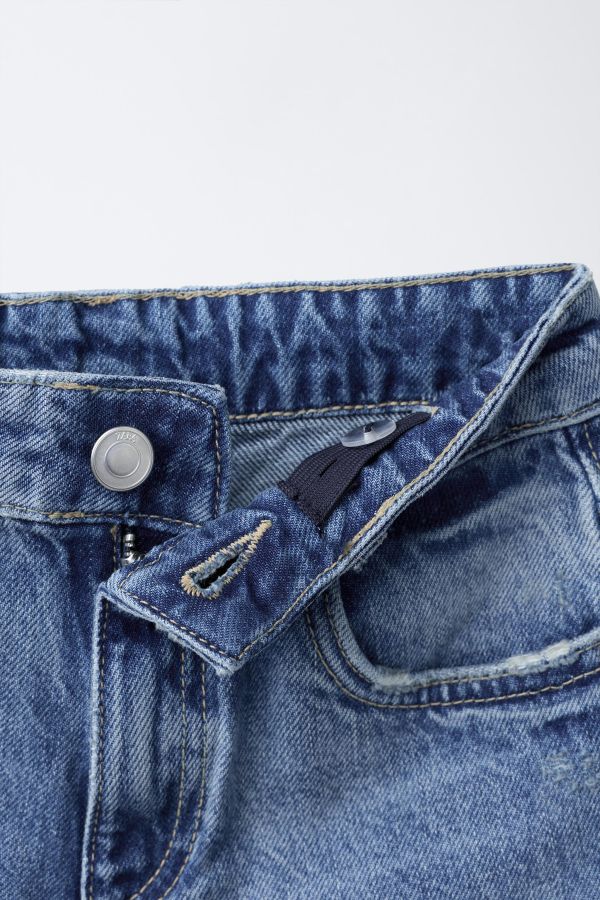 EMBROIDERED RIPPED DENIM SHORTS