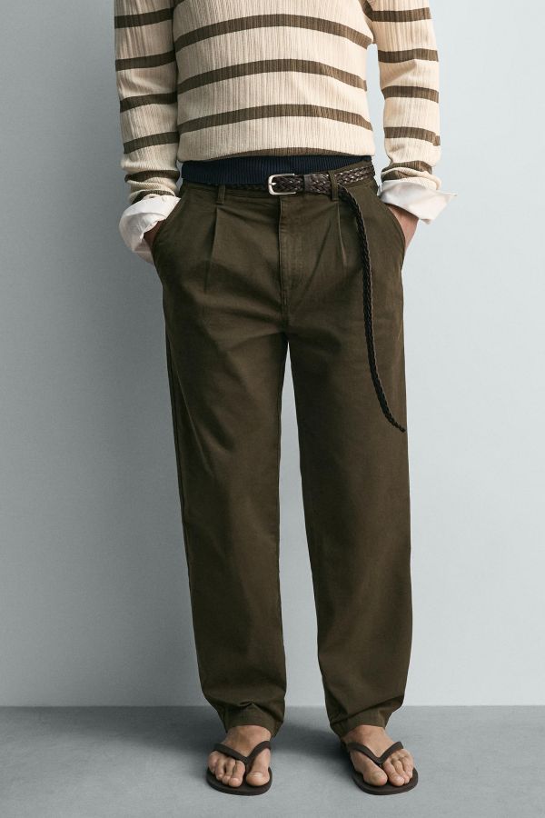 PLEATED CHINO PANTS