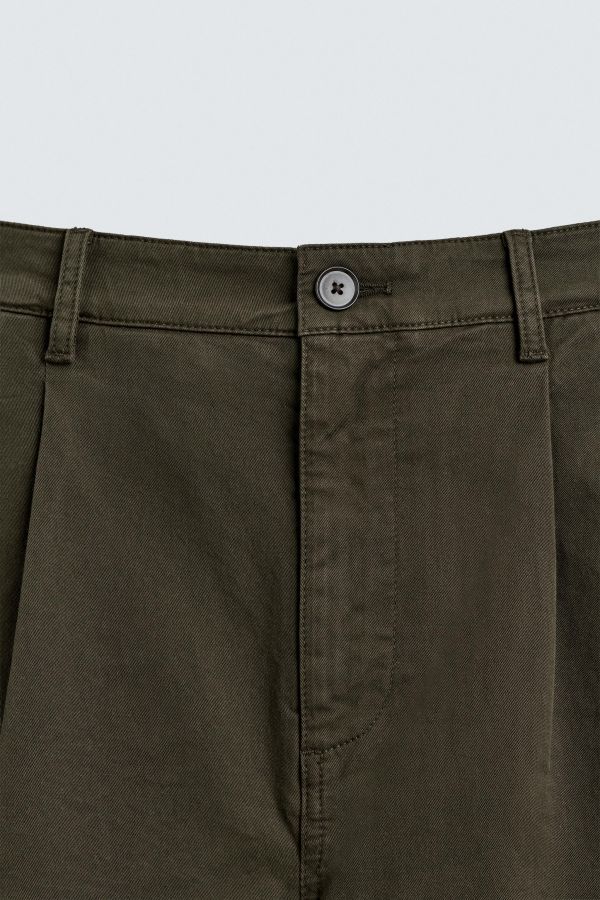 PLEATED CHINO PANTS