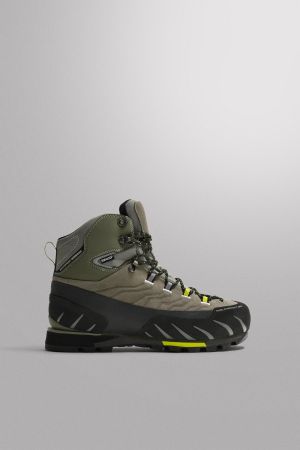 RECCO® WATERPROOF HIKING BOOTS