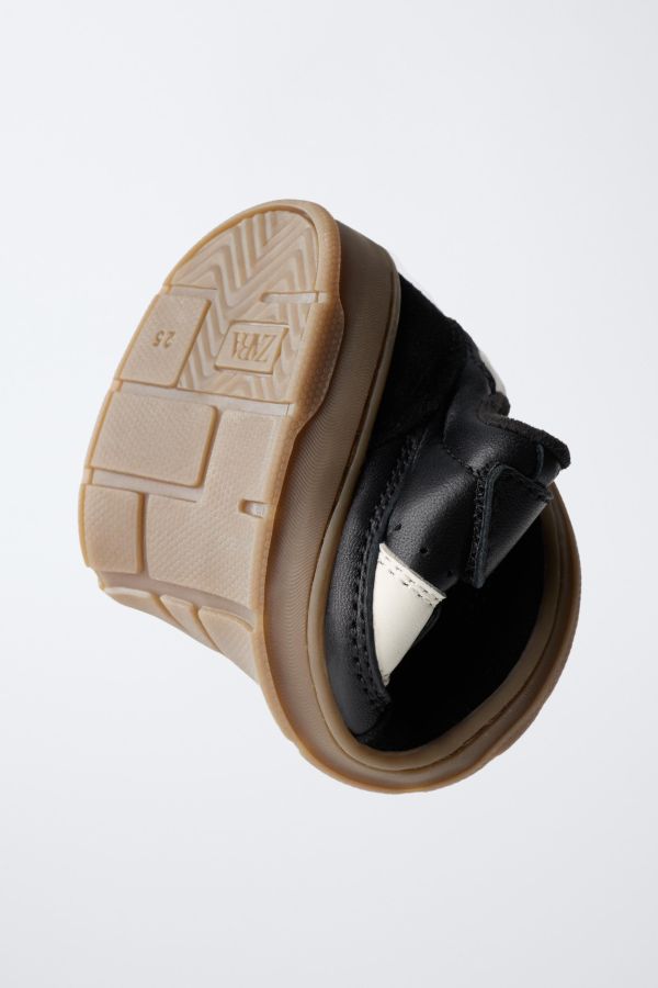 LEATHER STRAP BAREFOOT SNEAKERS