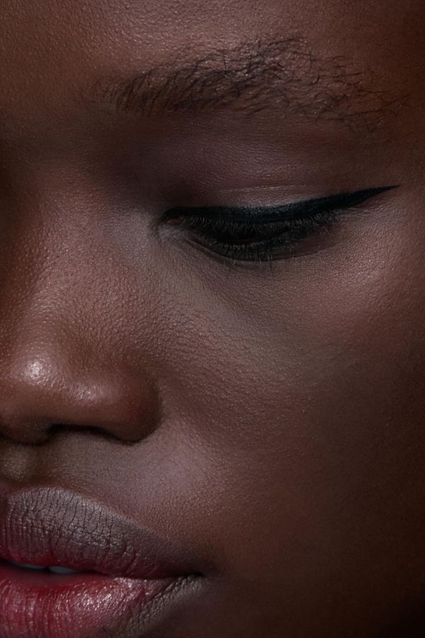 LIQUID EYELINER - PRECI-EYES